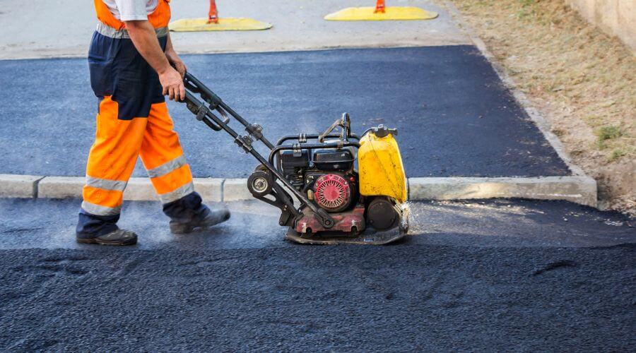 Professional gutter cleaning in Mount Sterling, IA